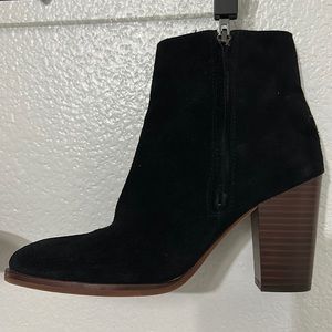 Like new only wear once size 5